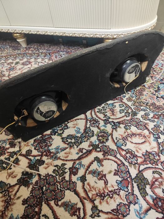 Kalonka Pioner sotiladi spark doskasi bilan