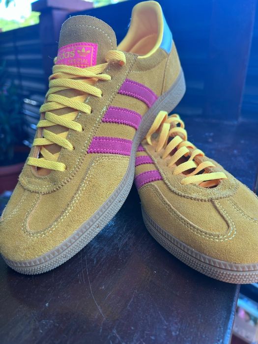 Adidasi noi Adidas Spezial