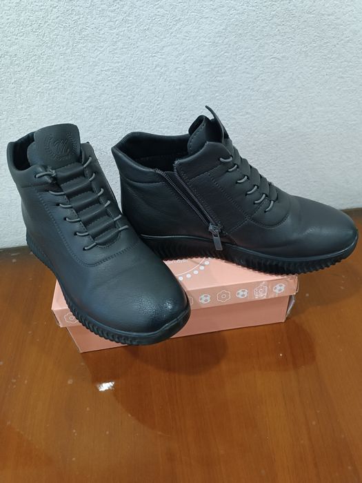 Ботинки женские р.38