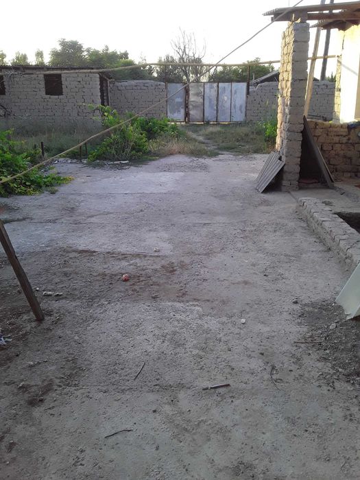 Продаётся дом 32 сотки можно пол участка.