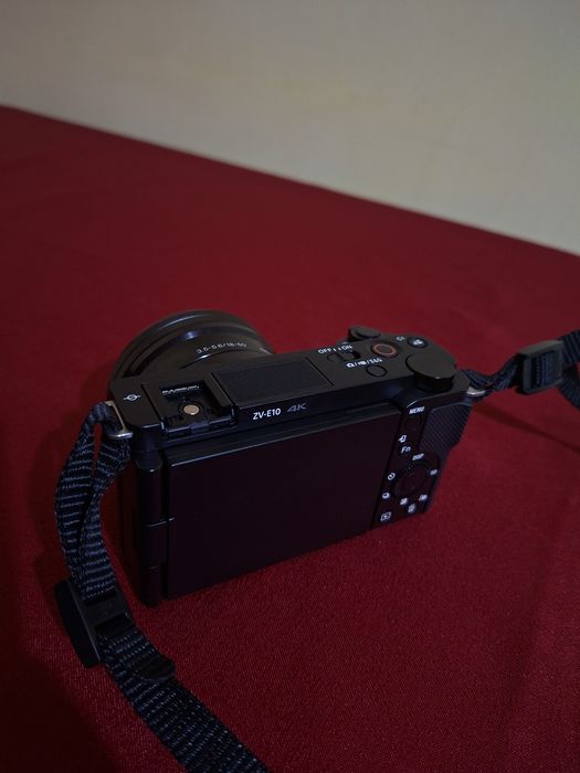 Sony ZV-E10 + 16-50mm | Гаранция до 01.2027 | Angelbird 64GB