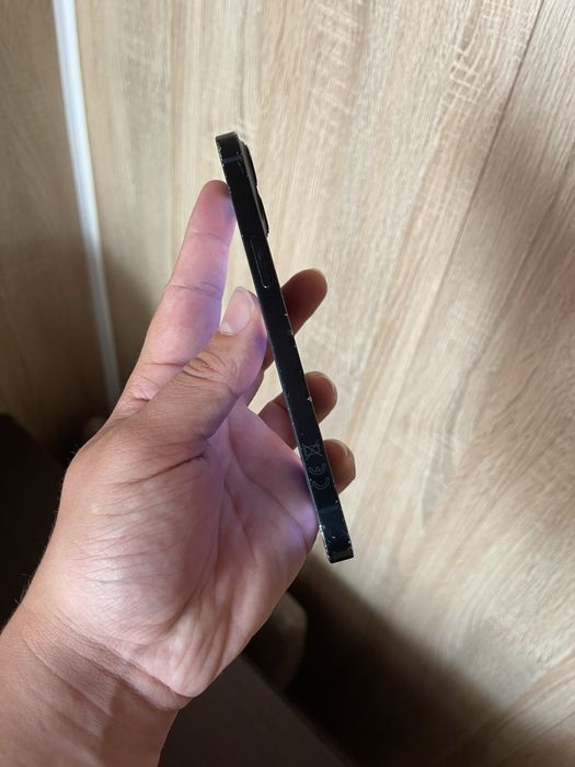 В продаже Айфон 13. 128Gb