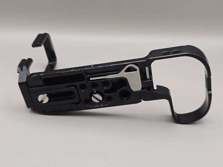 SmallRig L-Bracket (Plăcuță L Arca-Swiss) pentru Canon EOS R5 / R6 / R5 C / R6 Mark II