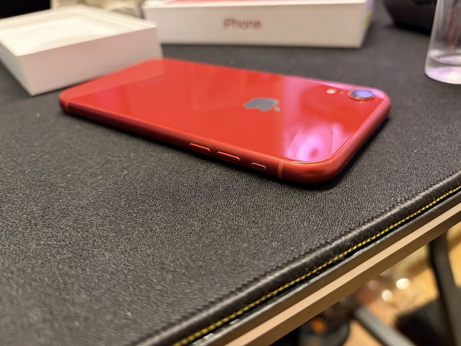 iPhone XR 64 77% RED