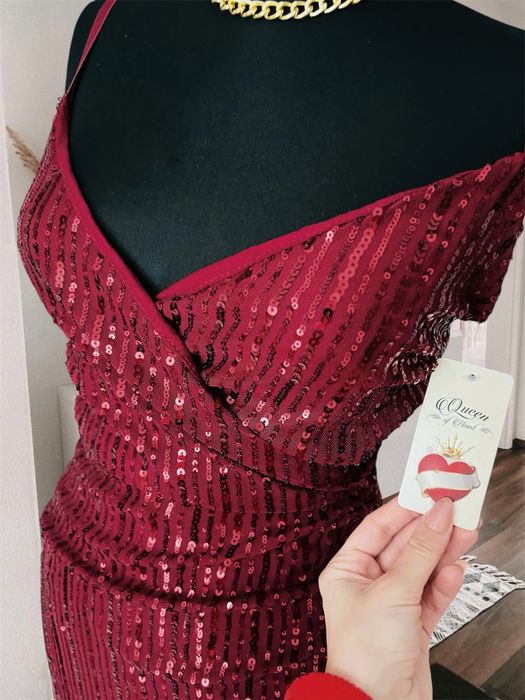 Rochie de ocazie rosu burgund midi lunga cu crapatura picior