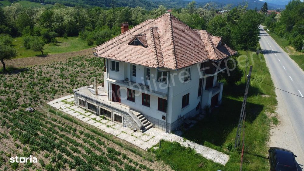 Casă de vânzare în comuna Șuici, județ Argeș.