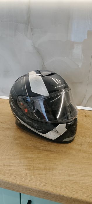 Мото каски различни модели