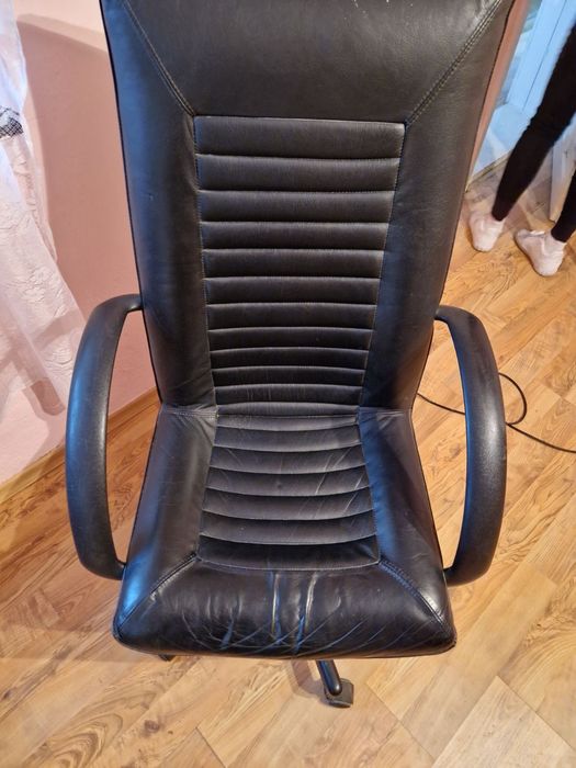 Офис стол естествена кожа