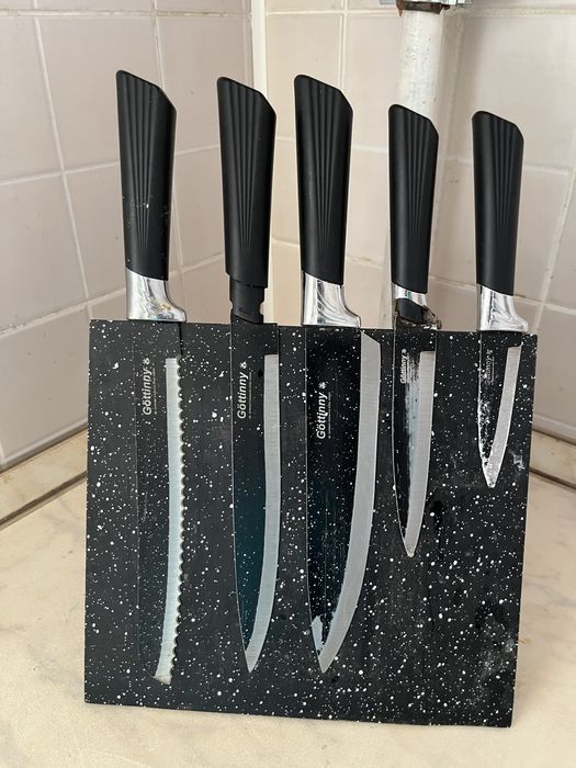 Набор 5 ножей на магнитной подставке