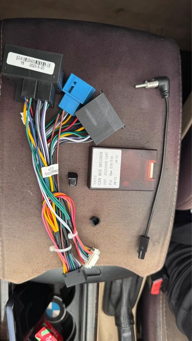 Комплект проводок с рамкой для магнитолы Е39, Е46