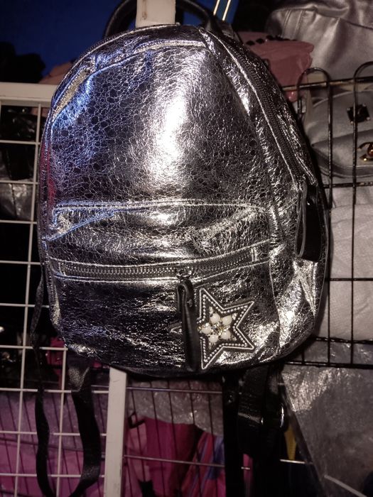 Затворен Магазин за Чанти 5-10лв.на едро