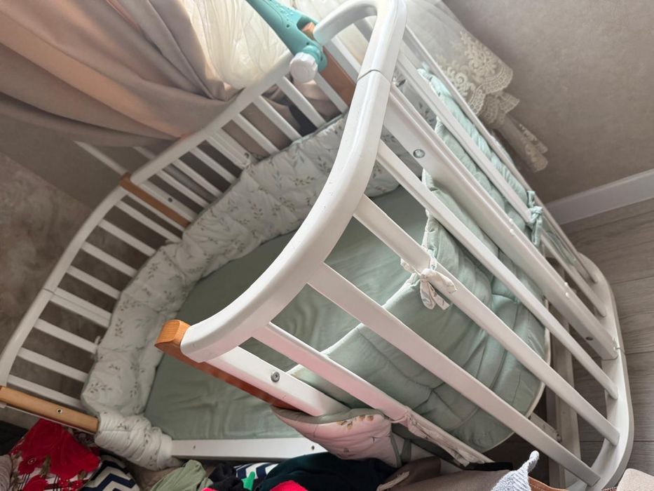 Продам кровать 3в1.