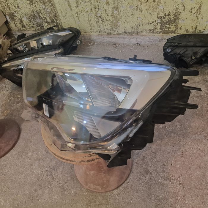 Opel Combo E 2020 ляв фар