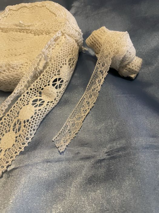 Dantelă veche în stare perfectă