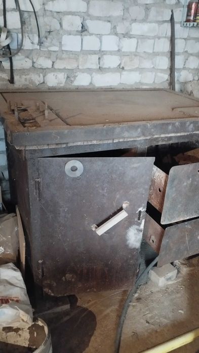 Продам стол слесарный б/у
