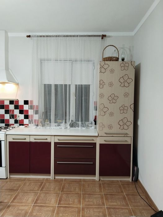 Кухонный гарнитур вместе с техникой