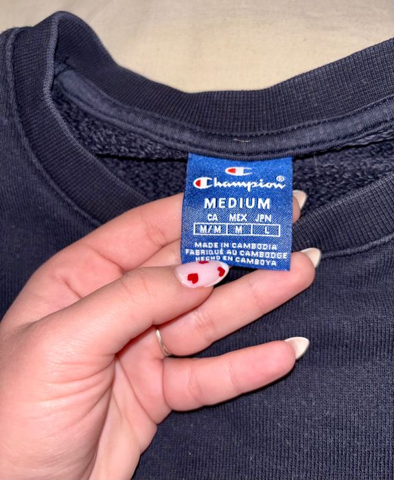 Продавам блузи и суичери