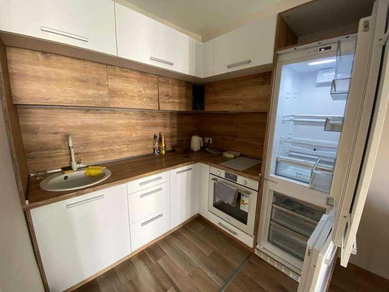 Продава се Двустаен апартамент в Варна, Цветен квартал - 70 кв.м за 3858 €/кв.м - Снимка #1