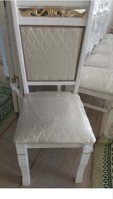 Продам стулья в количестве 4 шт