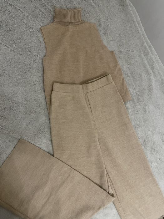 Костюмы, одежда