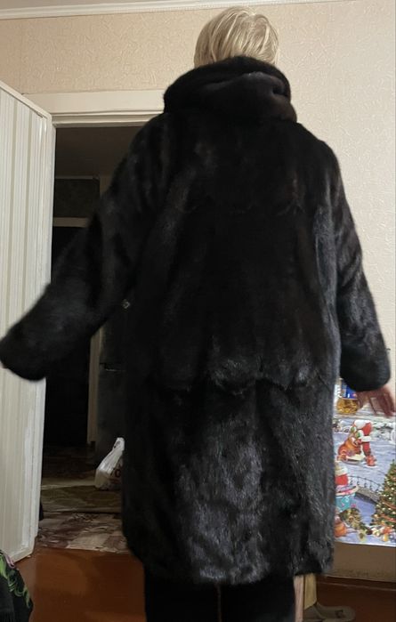 Продам норковую шубу