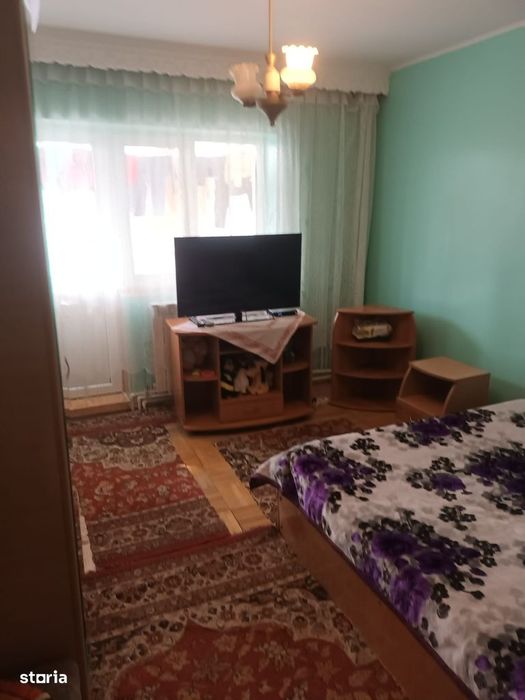 Apartament 3 camere Zona Petre Liciu - etaj 3 - 77 mp