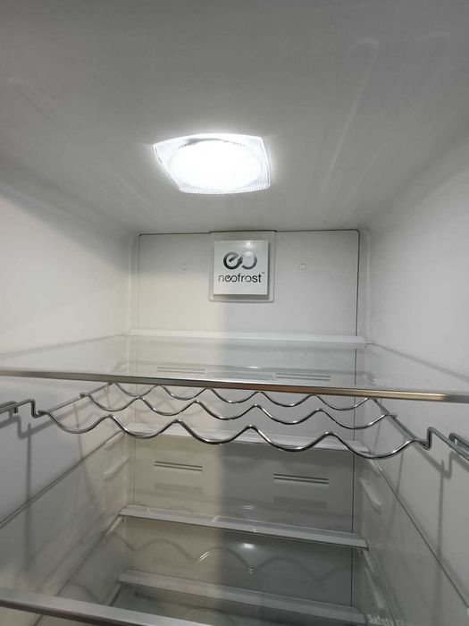 Combina frigorifica Beko Nofrost gri inox toate accesoriile incluse