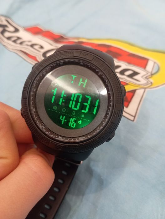 Продам новые часы для спорта