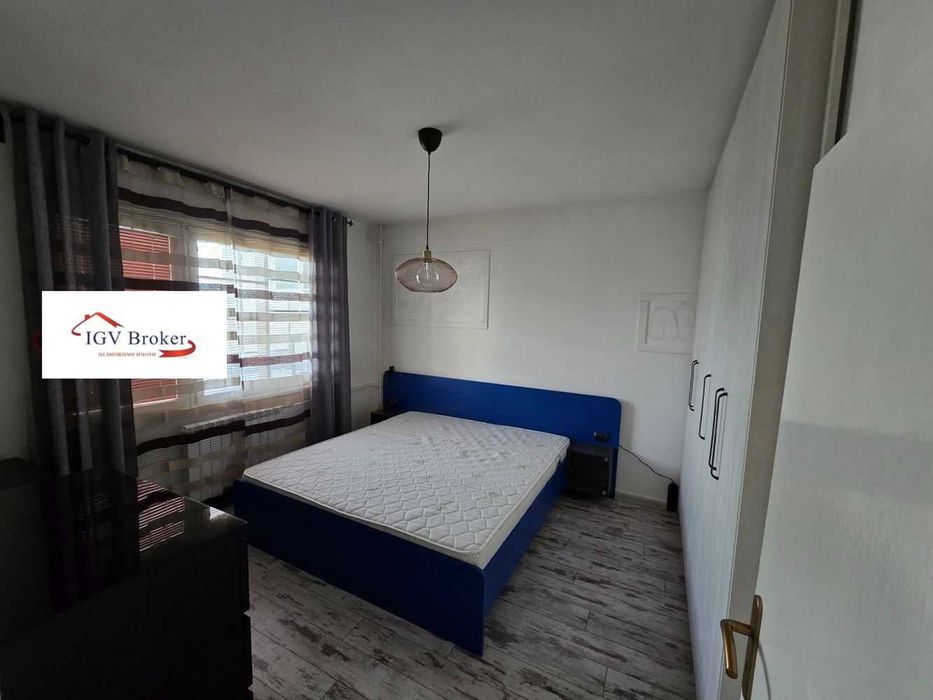 Тристаен апартамент в жк Стрелбище