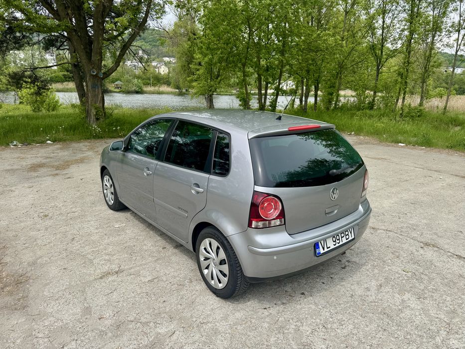 Vw Polo ‘UNITED’ - 4 usi 2009 benzina AC, incalzire scaune, senzori parcare. Tva deductibil.