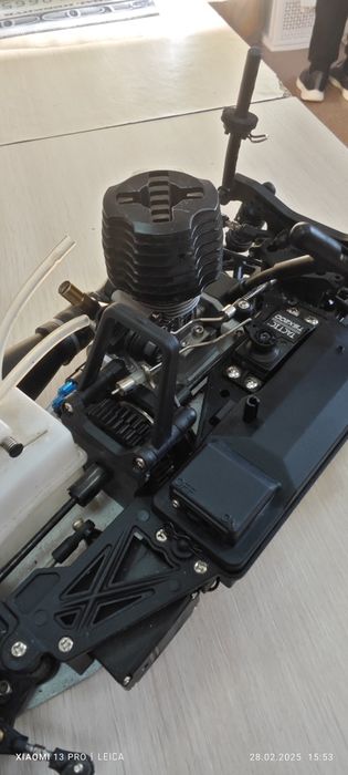 Машинка на радиоуправлении на нитрометане