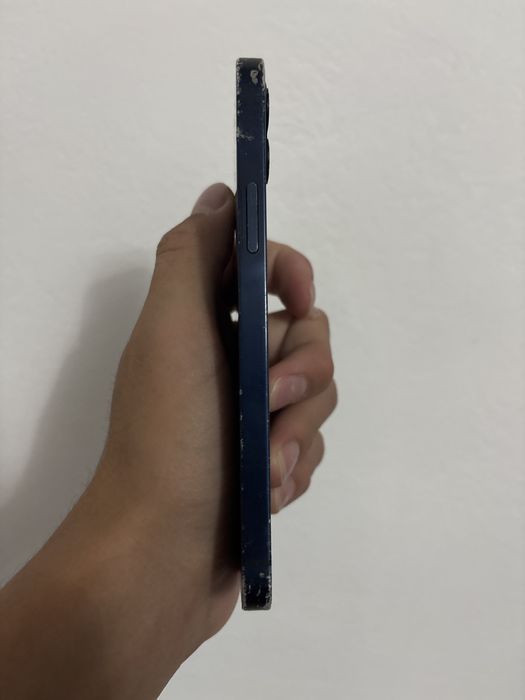 Iphone 12.