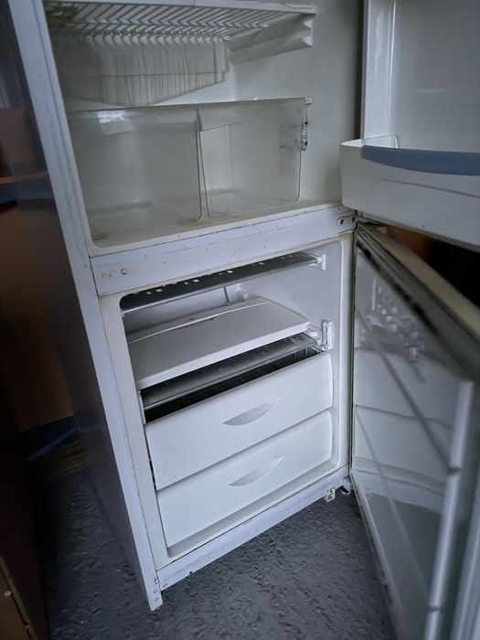 Хладилник 80евро