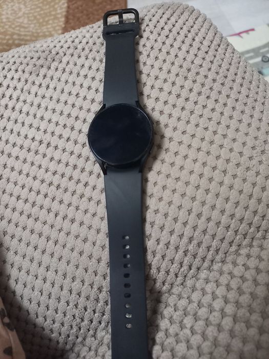 Продам часы самсунг в отличном состоянии