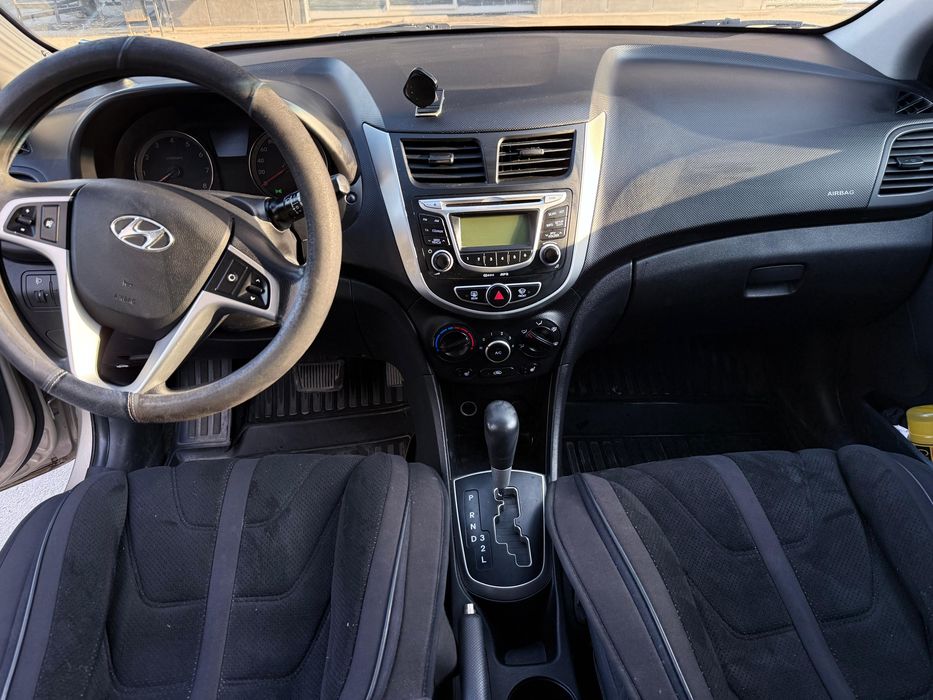 Hyundai Accent 2013