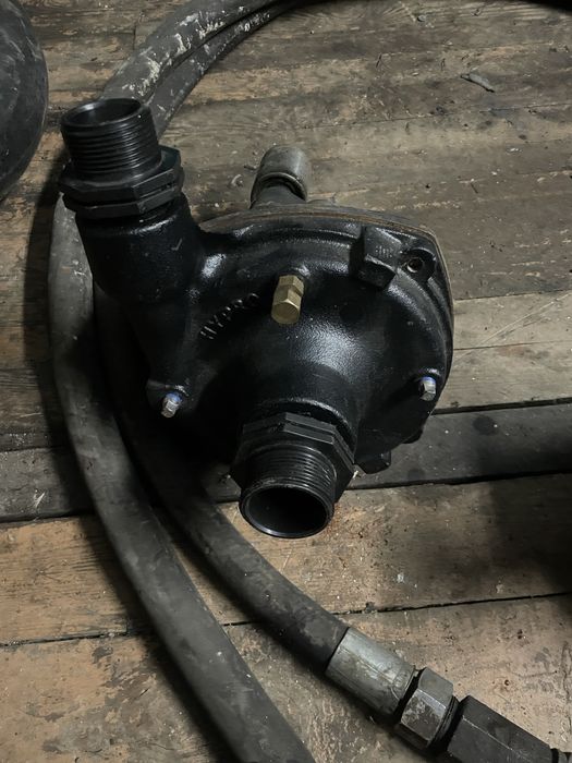 Насос на опрыскователь  HYPRO