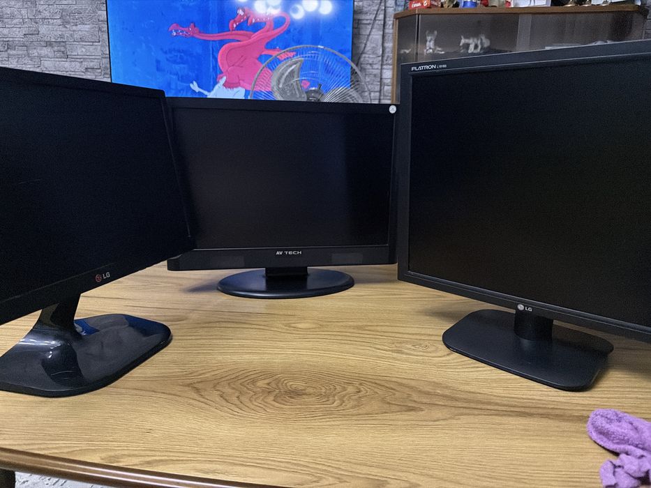 Мониторы lg и av tech 3 шт