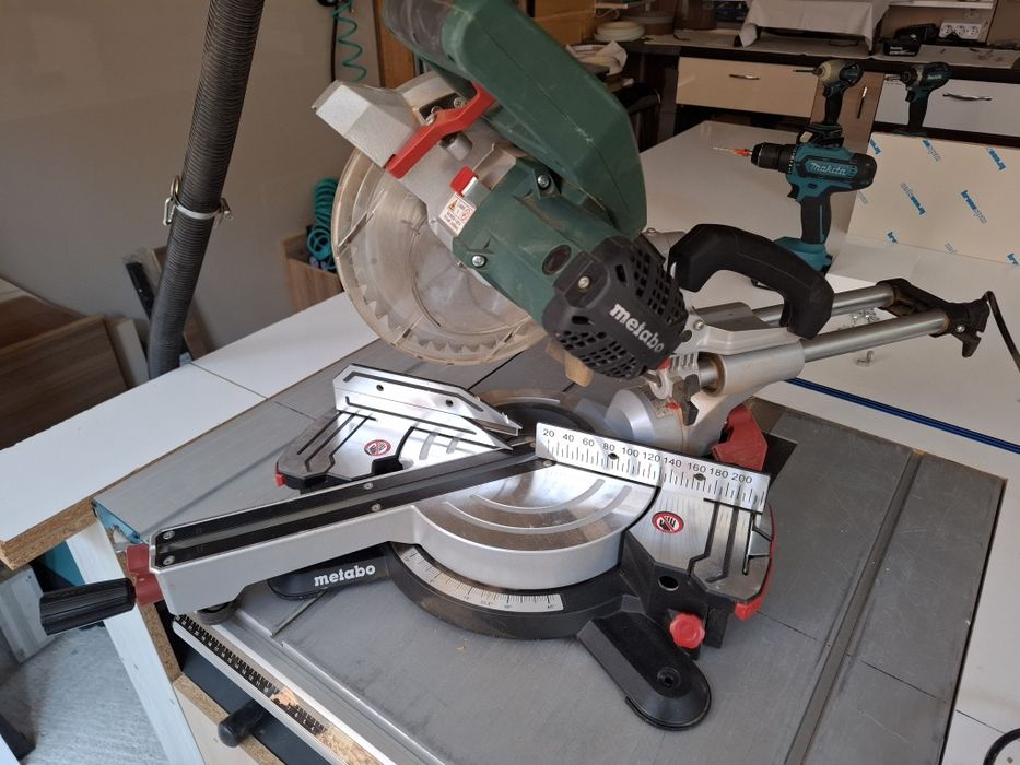 Потапящ циркуляр Metabo KGS 216 M
Потапящ циркуляр Metabo KGS 216 M PC