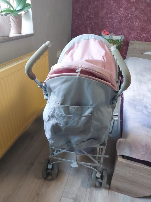 Cărucior sport pentru fetite