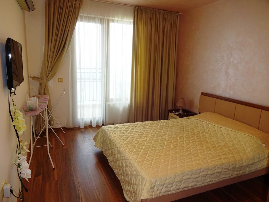 Дава се под наем Двустаен апартамент в к.к. Св.Св. Константин и Елена - 75 кв.м за 700 € - Снимка #6