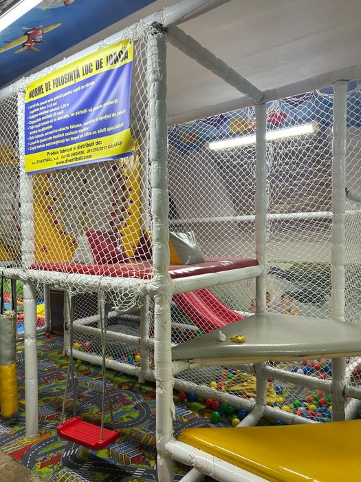 Vând modular pentru loc de joacă