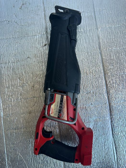 Fierăstrău sabie Milwaukee M18 CSX