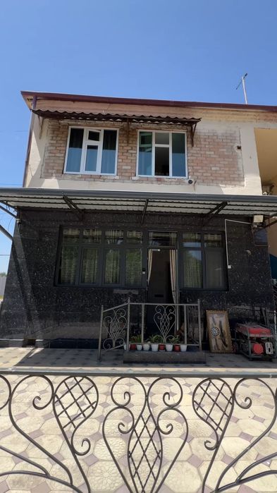 3 хонали дом сотилади янгибозор сентрида