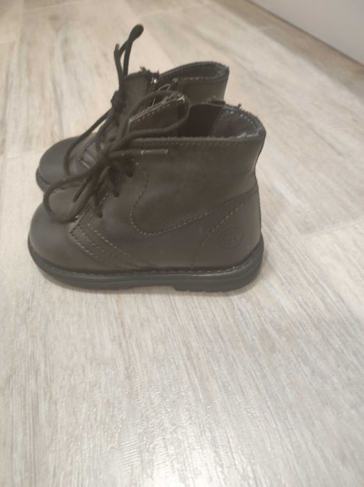 Vând Ghete din piele copii, mărimea 19