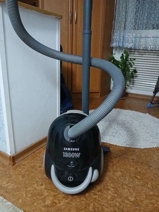 Пылесос SAMSUNG..