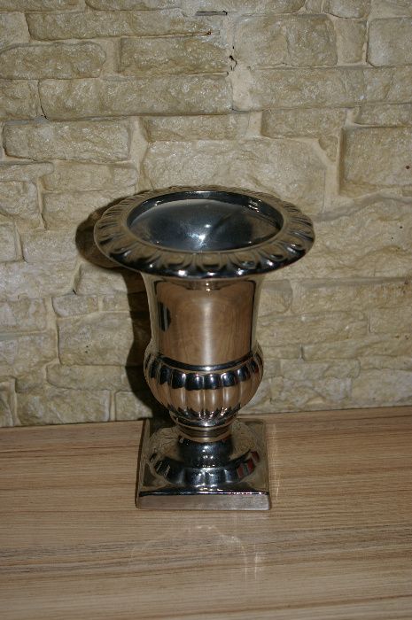 Vand vas,vaza stil medici,portelan argint coloidal