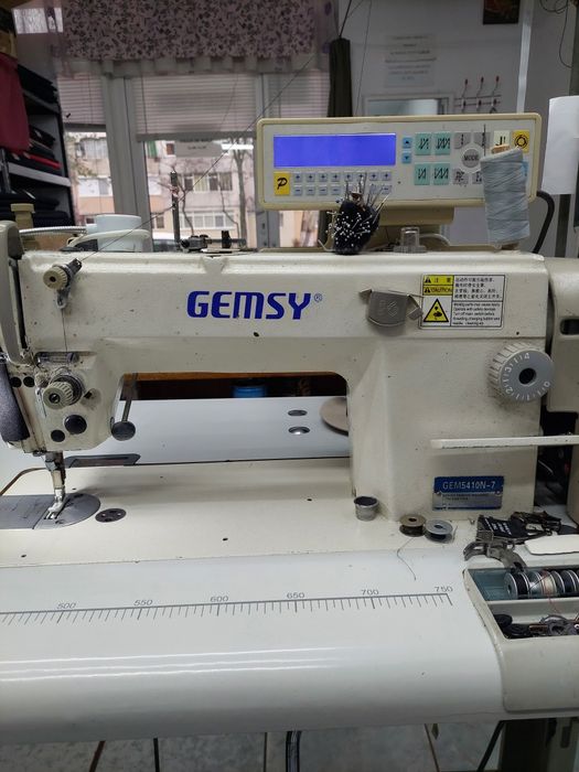 Vând mașină de cusut GEMSY cu tăiere de ață,motor silențios 220v