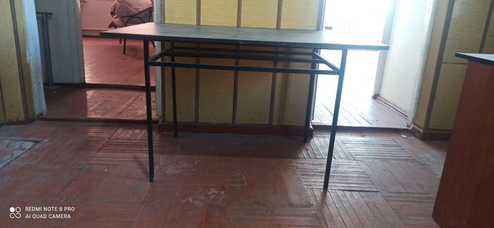 Продается стол ножки методические