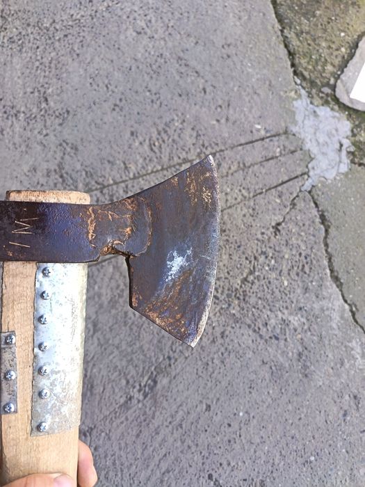 Securie de tăiat lemne ,din foaie de arc, de vânzare