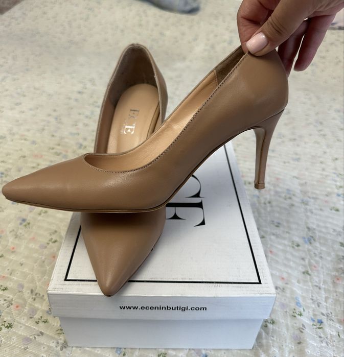 Туфли лодочки новые!!! 38 рр